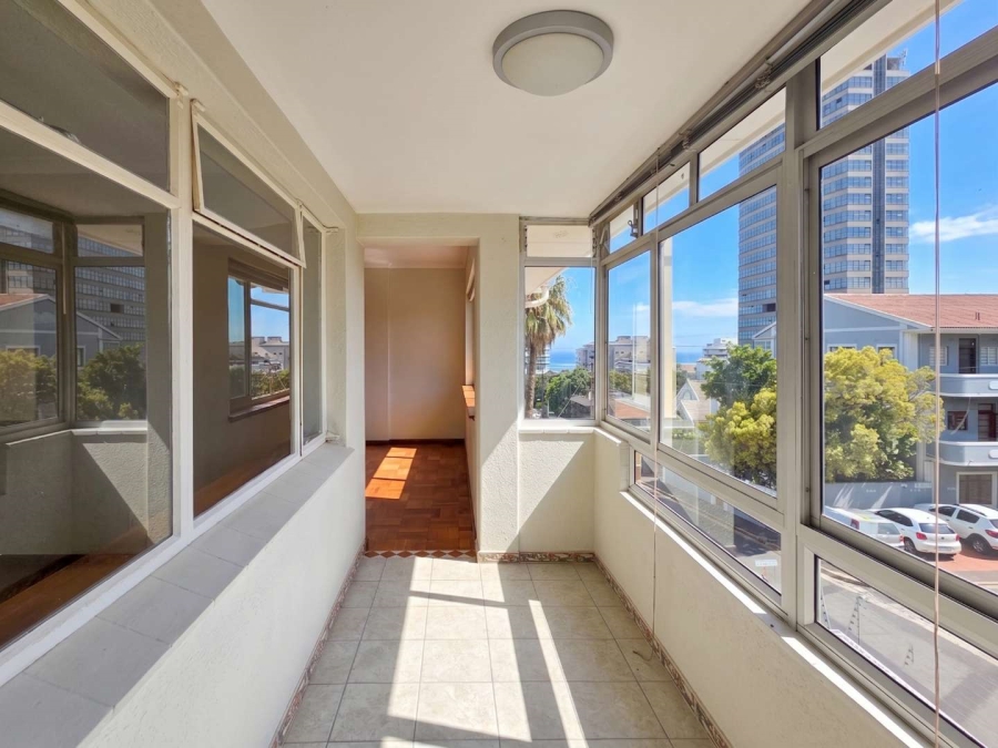 To Let 2 Bedroom Property for Rent in Sea Point Western Cape